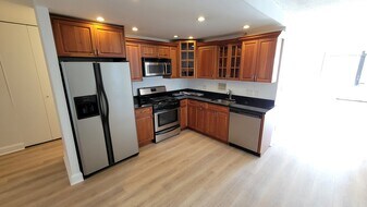 12 Edgerly Rd, Unit 32 in Boston, MA - Building Photo