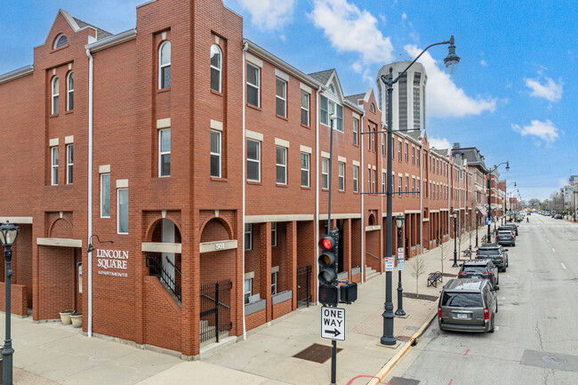 Lincoln Square Apartments in Springfield, IL - Foto de edificio - Building Photo