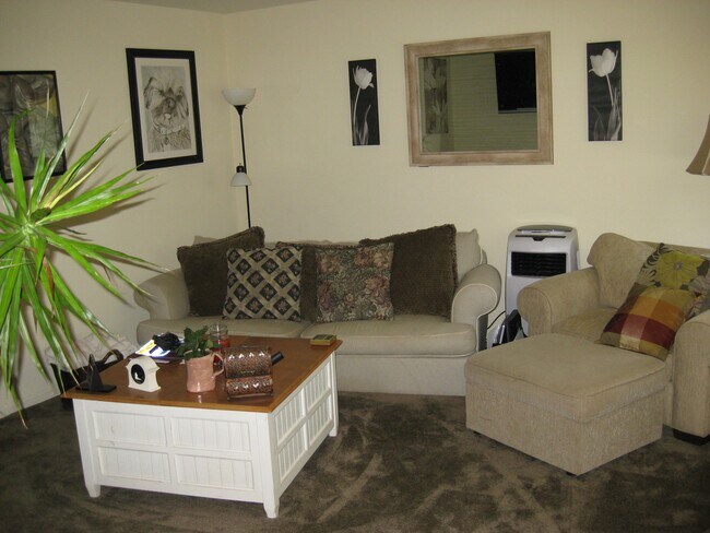 207 Magnolia Dr in Fleetwood, PA - Building Photo - Building Photo