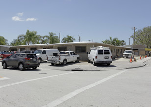 Coral Gate Apartments in Miami, FL - Building Photo - Building Photo