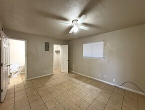 607 N 20th St, Unit #202 in Killeen, TX - Foto de edificio - Building Photo