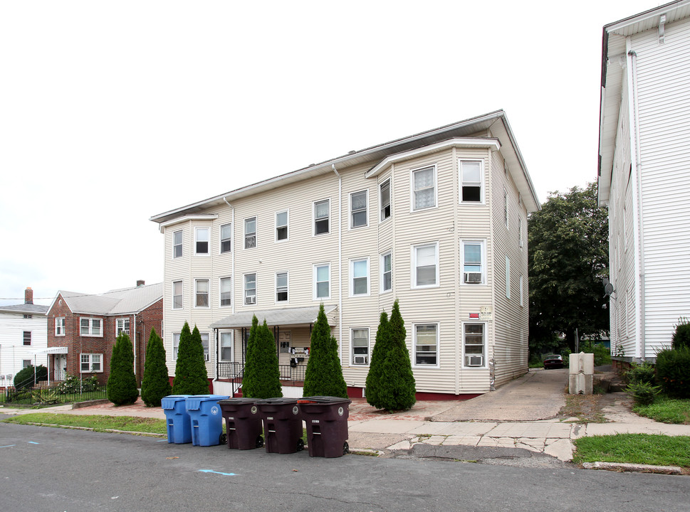 66 Smith St in New Britain, CT - Building Photo