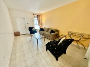 5628 NW 113th Ave in Doral, FL - Building Photo - Building Photo