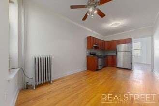 448 15th St, Unit 2R in Brooklyn, NY - Building Photo - Building Photo