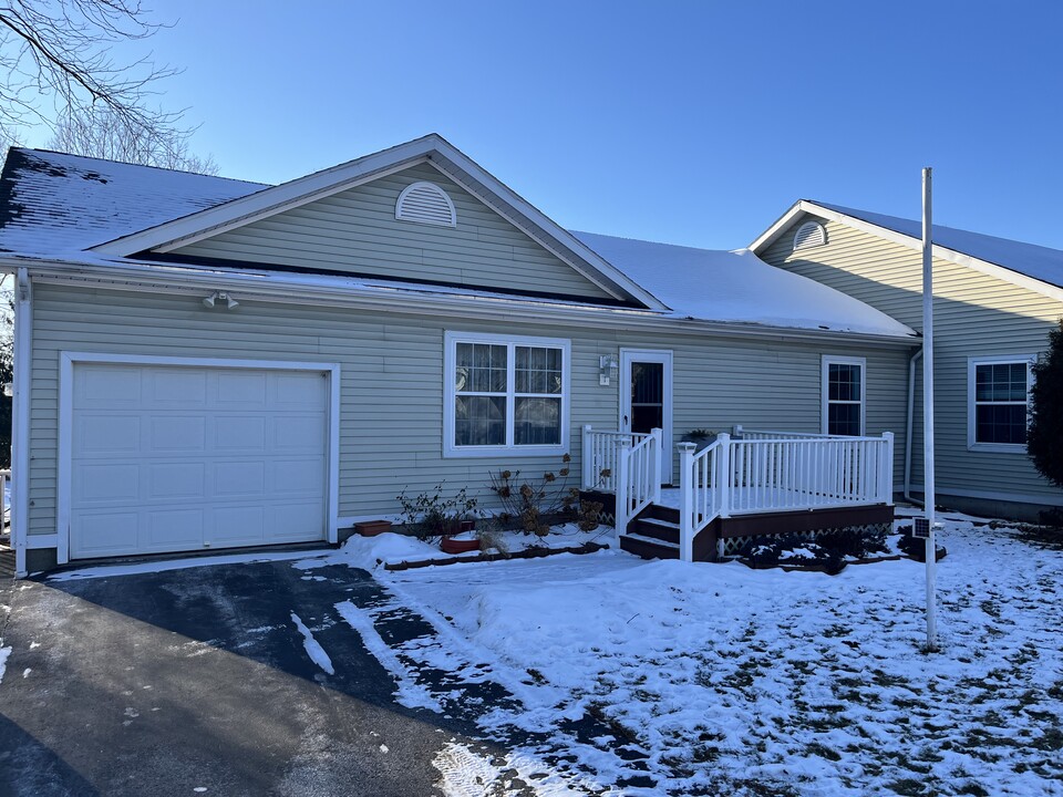 1 Sam Hannah Dr, Unit 1 in Swanton, VT - Building Photo