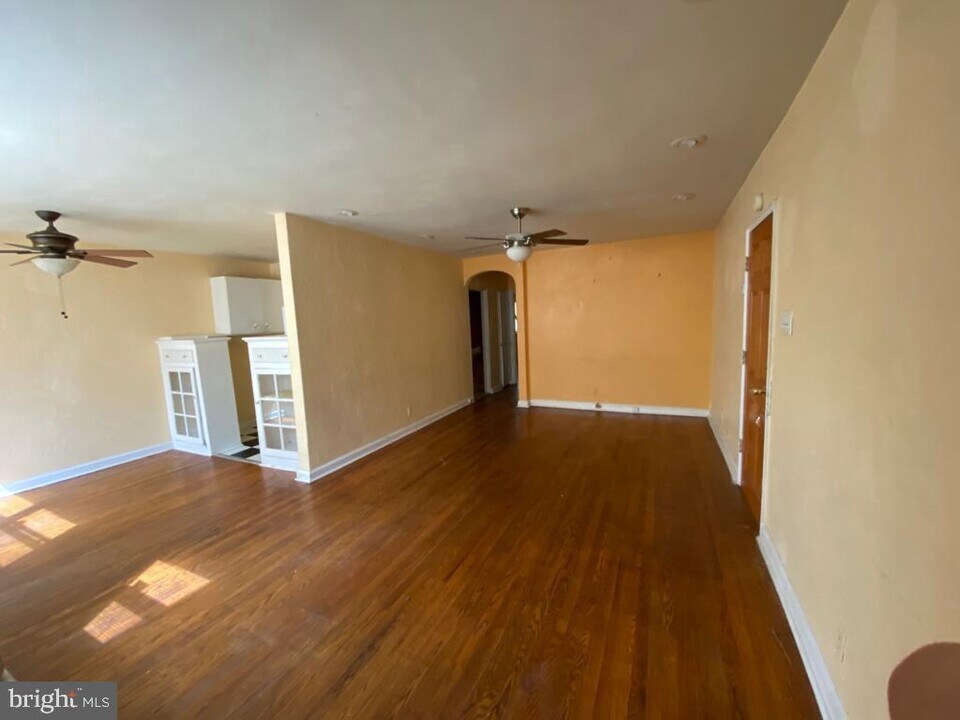 6143 Old York Rd in Philadelphia, PA - Building Photo