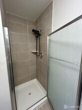 517 Edison Glen Terrace in Edison, NJ - Building Photo - Building Photo