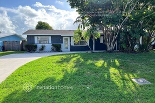 625 Riverside Dr in Palm Beach Gardens, FL - Building Photo