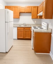 Woodhill Apartments in Crescent Springs, KY - Foto de edificio - Building Photo