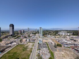 13738 Central Ave in Surrey, BC - Building Photo