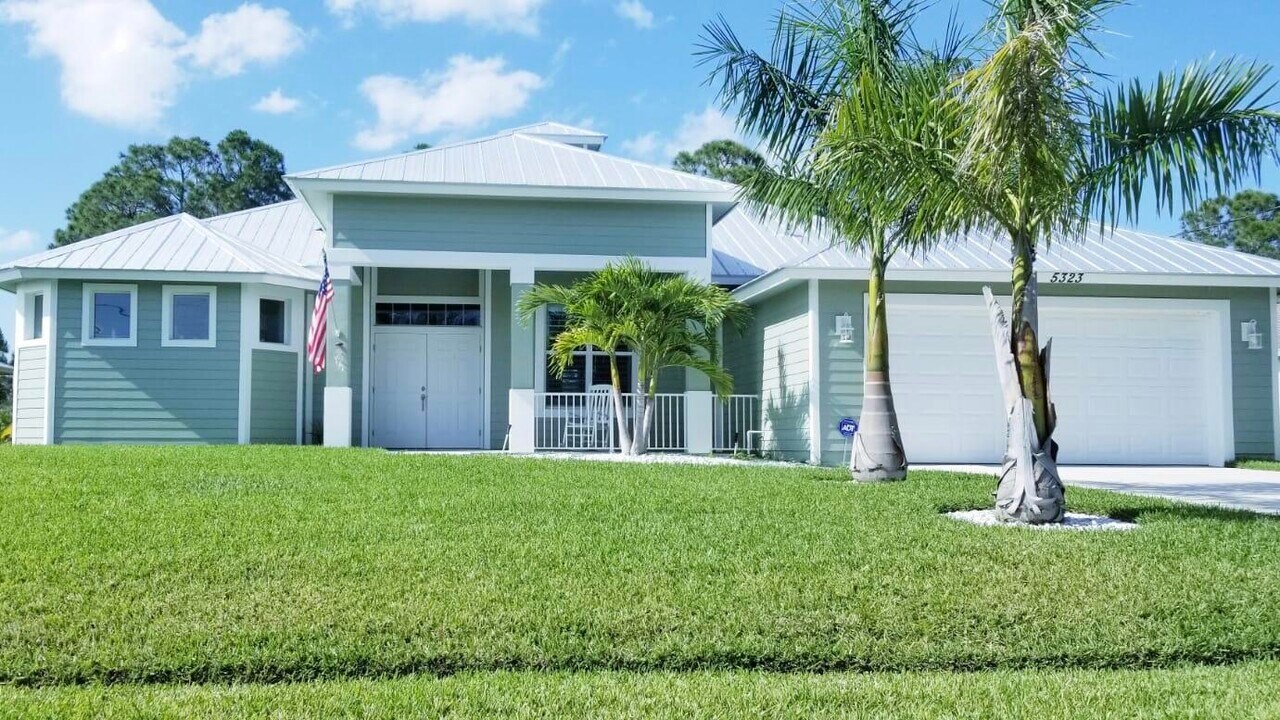 5323 NW S Lanett Cir in Port St. Lucie, FL - Building Photo
