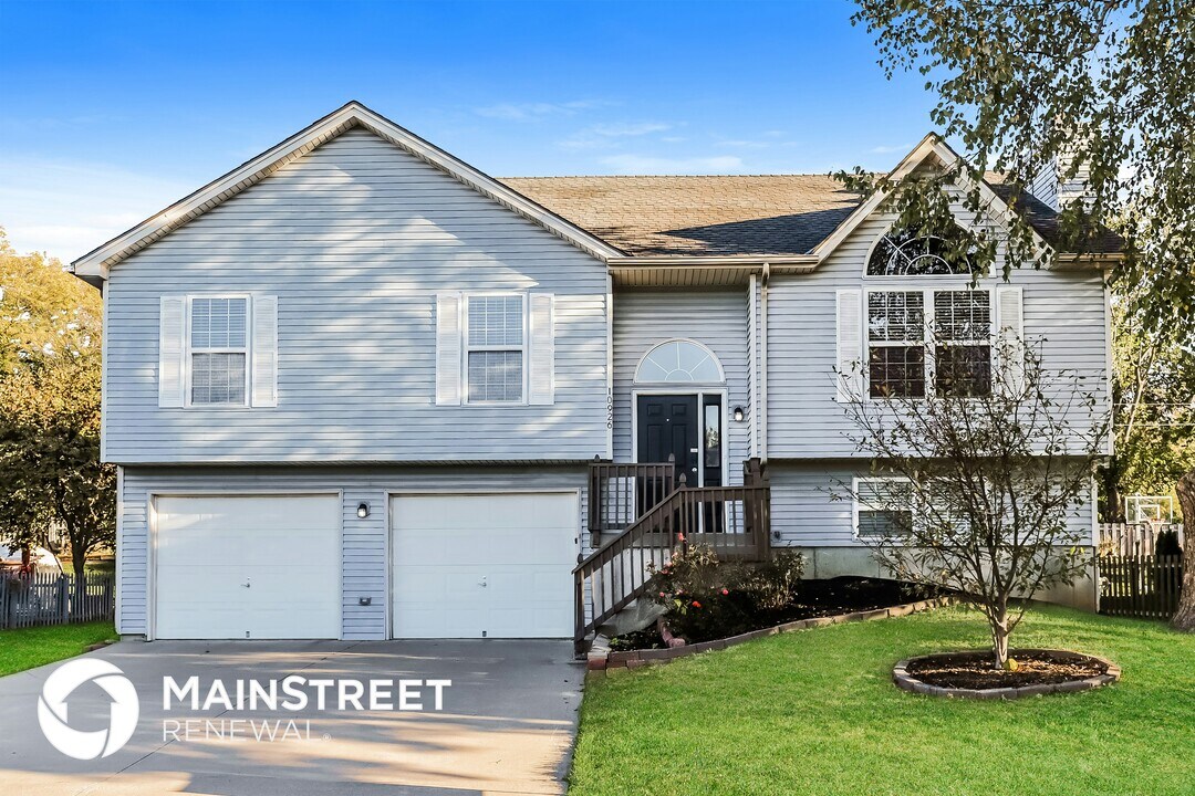 10926 Rowland Ave in Kansas City, KS - Building Photo