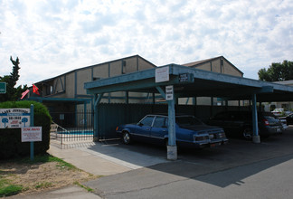 Lake Jennings Apartments in Lakeside, CA - Building Photo - Building Photo