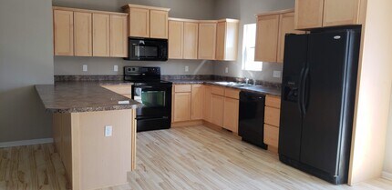 301 SE 11th St, Unit 805 in Grimes, IA - Foto de edificio - Building Photo