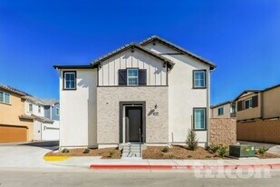 31598 Dwight Dr in Menifee, CA - Building Photo