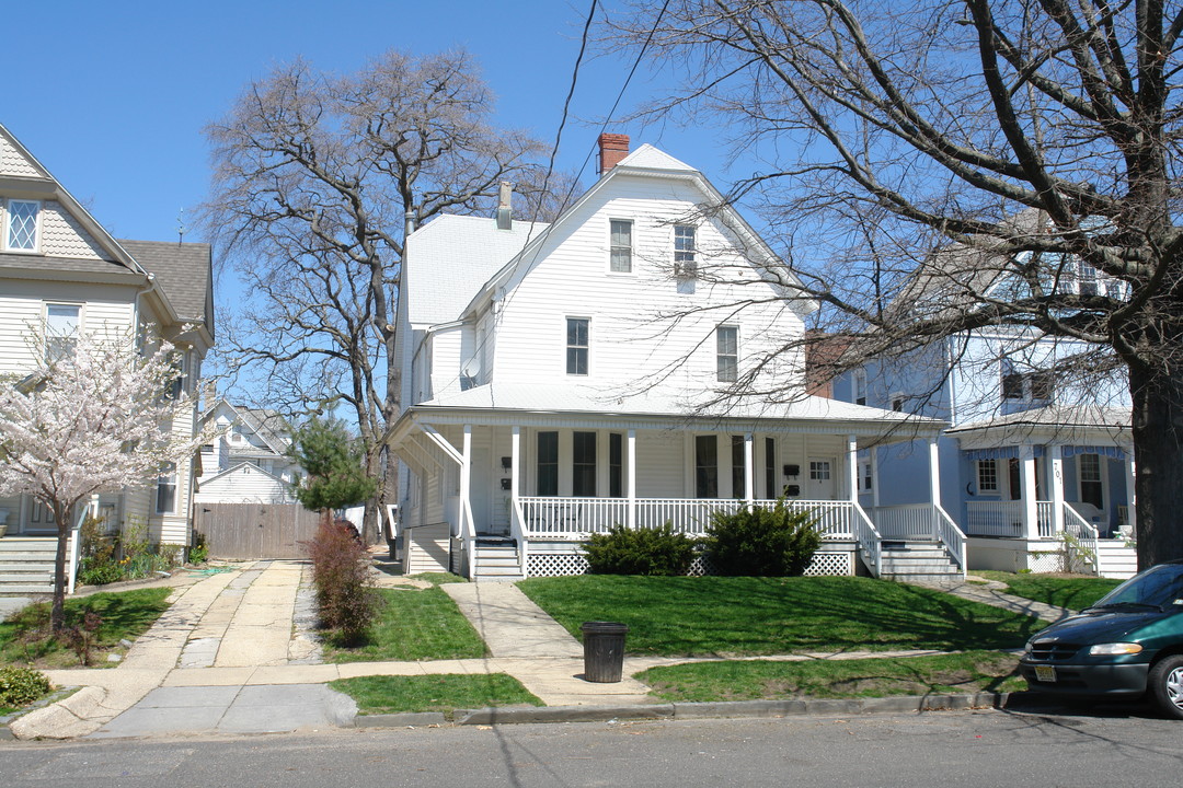 703 6th Ave in Asbury Park, NJ - Building Photo