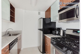 535 W 23 St in New York, NY - Foto de edificio - Building Photo