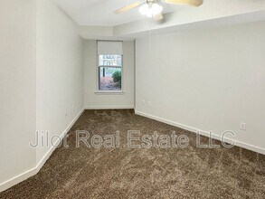 390 17th St NW in Atlanta, GA - Building Photo - Building Photo