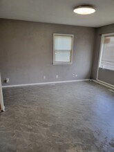 1205 Garden Hills Dr in Champaign, IL - Building Photo - Building Photo