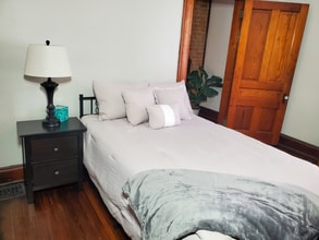 1136 Park Ave, Unit Lovely 1 bedroom 1 bath in Newport, KY - Foto de edificio - Building Photo