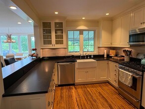 111 Kestrel Ct, Unit E-10 in Manchester Center, VT - Building Photo - Building Photo