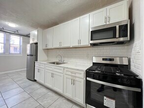 223 Union St in Jersey City, NJ - Building Photo - Building Photo