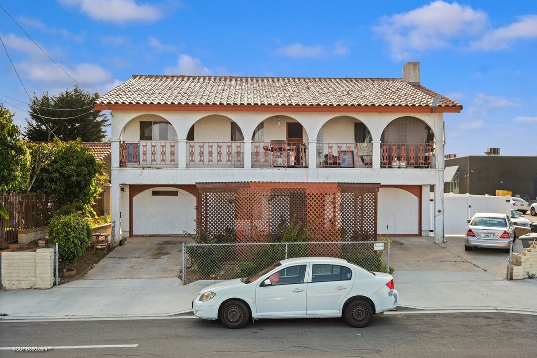 550-552 13th St in Imperial Beach, CA - Building Photo