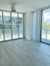 1111 SW 1st Ave, Unit 1014 in Miami, FL - Building Photo - Building Photo