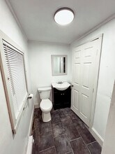 20 Park St in Stafford Springs, CT - Foto de edificio - Building Photo