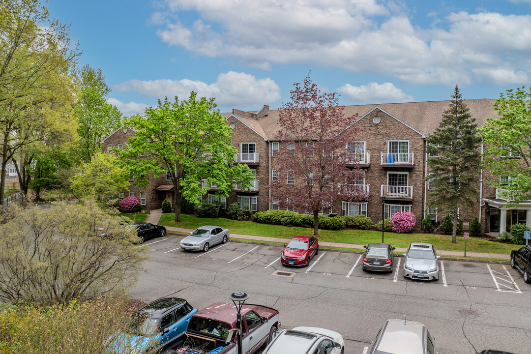 Eastwood Condominium in East Hartford, CT - Building Photo