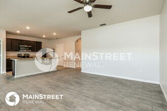 703 Kindred Ln in Auburndale, FL - Foto de edificio - Building Photo