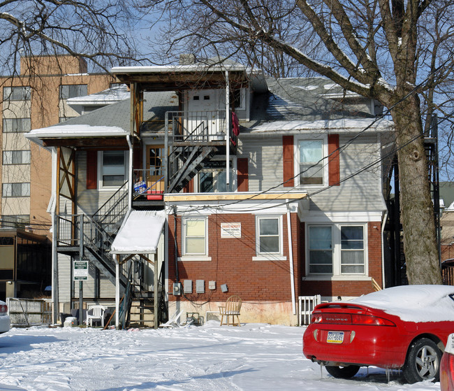 120 E Fairmount Ave in State College, PA - Building Photo - Building Photo