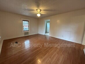 604 E Huntsville Rd in Fayetteville, AR - Building Photo - Building Photo