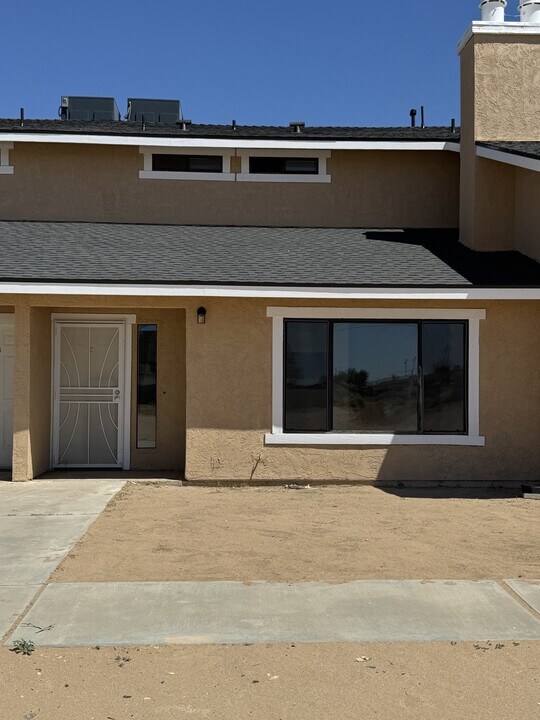 20800 94th St in California City, CA - Building Photo