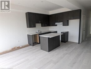166 Mt Albion Rd in Hamilton, ON - Building Photo - Building Photo