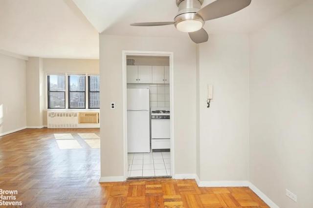 460 E 79th St in New York, NY - Building Photo - Building Photo