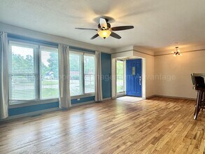 21470 Whittington St in Farmington Hills, MI - Building Photo - Building Photo