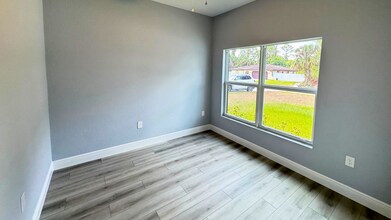 700 Broadway Ave in Lehigh Acres, FL - Building Photo - Building Photo