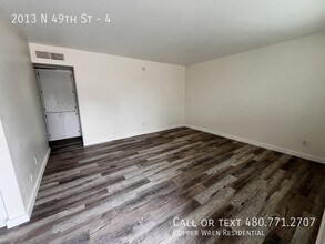 2013 N 49th St in Phoenix, AZ - Building Photo - Building Photo