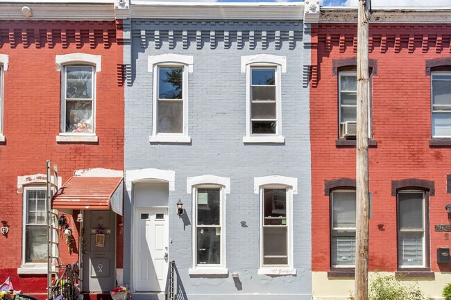 2018 N Cleveland St in Philadelphia, PA - Building Photo - Building Photo