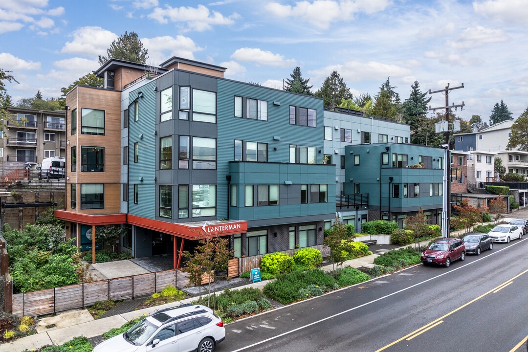 Lanterman Apartments in Seattle, WA - Building Photo