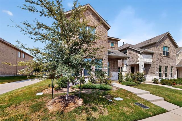 181 McCartt Dr. in Lewisville, TX - Foto de edificio - Building Photo