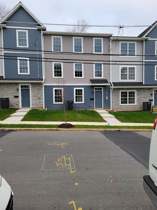 308 E Nesquehoning St in Easton, PA - Building Photo