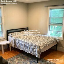 12 Stearns St, Unit 2 in Malden, MA - Building Photo - Building Photo