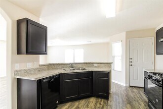 5806 Dawn Terrace Ct in Houston, TX - Building Photo - Building Photo
