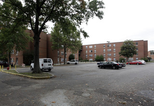 Audubon Park Place in Memphis, TN - Building Photo - Building Photo