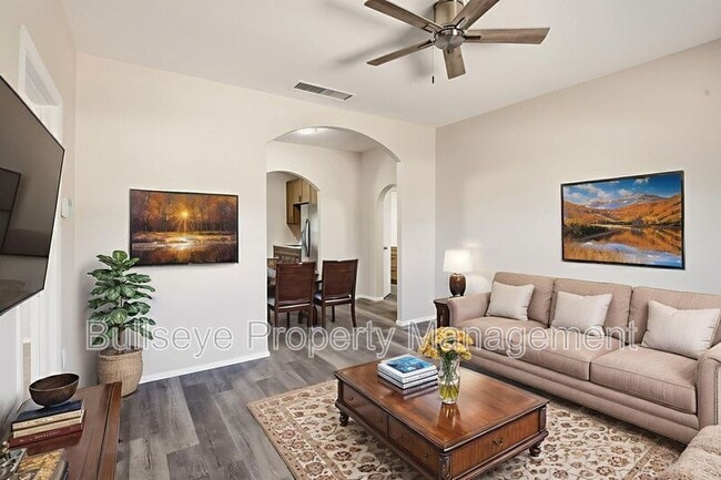 property at 925 E Garfield St