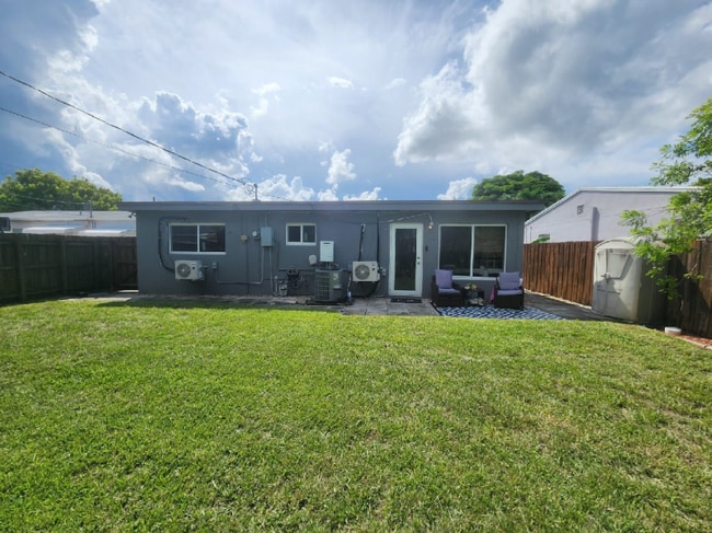 5140 NE 3rd Ave in Fort Lauderdale, FL - Building Photo - Building Photo