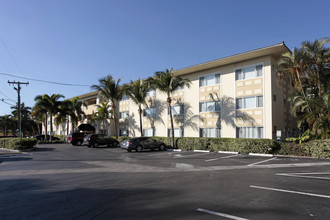 Waterside on the Intracoastal Condominium Res in Fort Lauderdale, FL - Building Photo - Building Photo