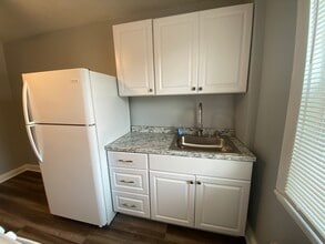 4950 Brookwood Rd, Unit A in Baltimore, MD - Building Photo - Building Photo